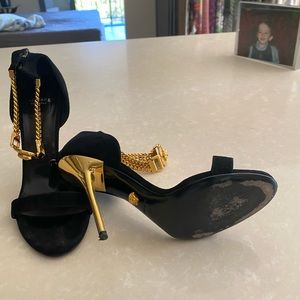 Versace Heel In Black. Size 9